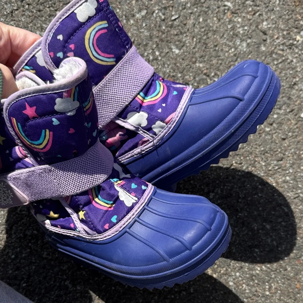 Rainbow & Cloud Snow Boots ** Bundle 5+ items and name your offer!!! 💖💞